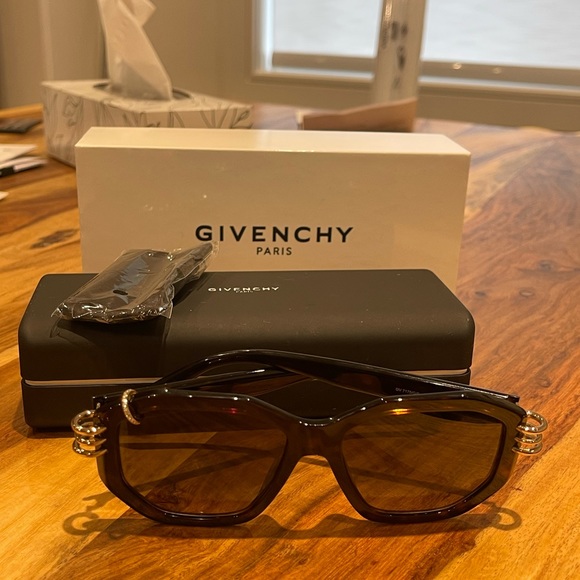 Givenchy Pierced sunglasses - Picture 7 of 7
